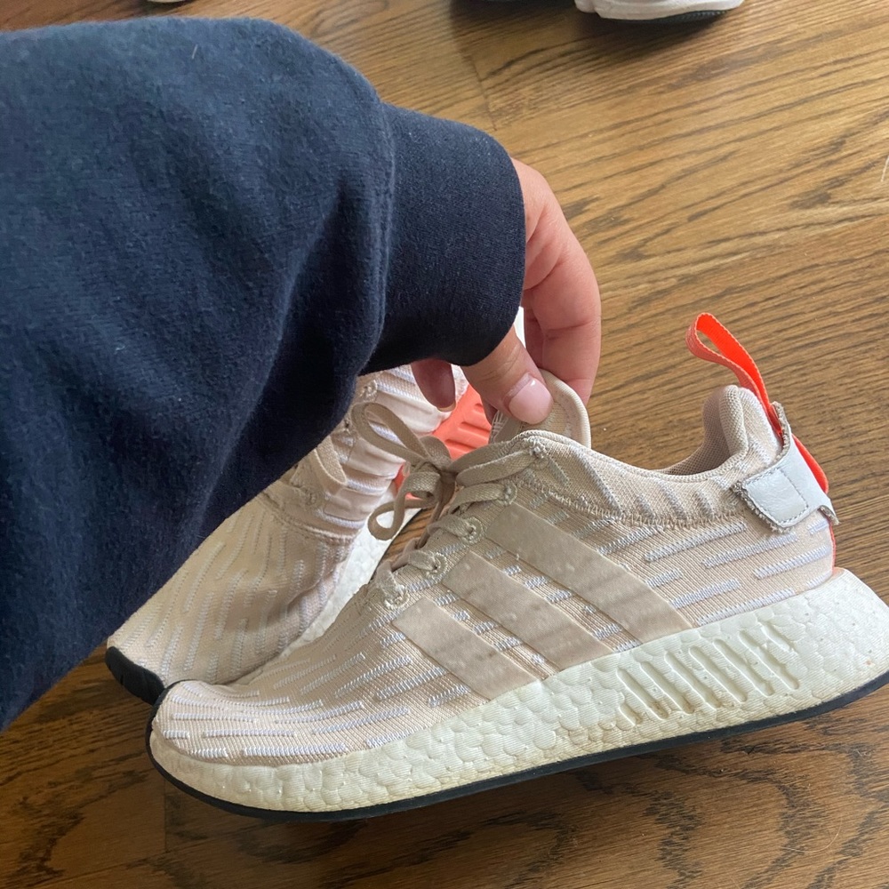 Size 7 1/2 Adidas